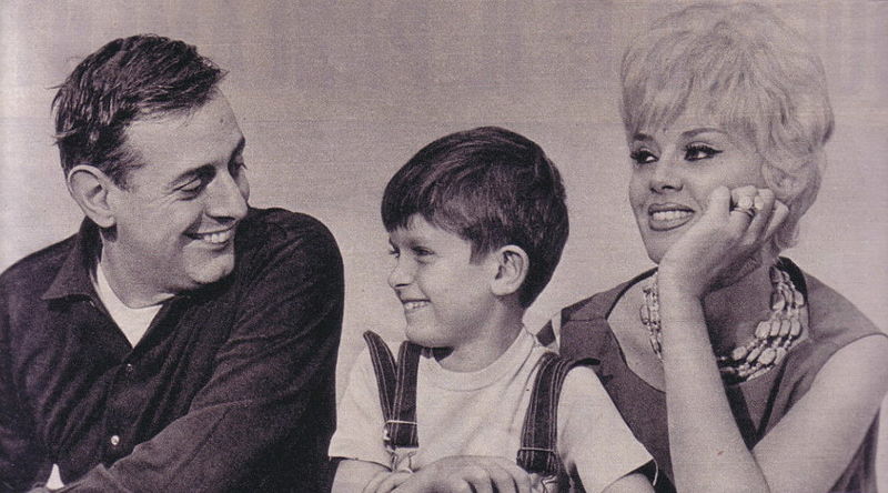 Dario Fo, Franca Rame et leur fils en 1962 Fo et Rame
